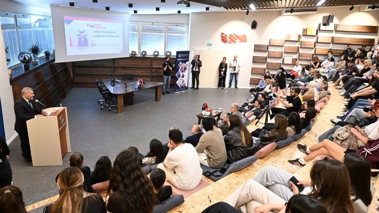 Haberciliğin Geleceği Anadolu Üniversitesinde Tartışıldı