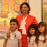 Ayşe Ünlüce çocukların bayram coşkusuna ortak oldu! Sahne sanatla renklendi