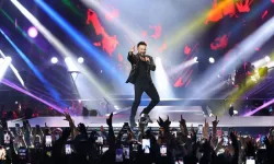 Tarkan Ankara Konserinde Sahne Aldı! Başkent Coştu