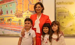 Ayşe Ünlüce çocukların bayram coşkusuna ortak oldu! Sahne sanatla renklendi