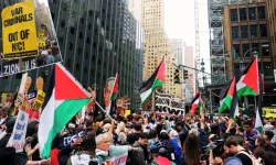 New York’ta Netanyahu protestosu: Binlerce kişi BM’ye yürüdü