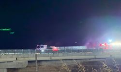 Ankara-Eskişehir yolunda tır yangını: Yol trafiğe kapatıldı