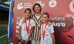 Eskişehir’de 700 minik futbolcu Zaferden Kurtuluşa şenliğiyle sahaya çıktı