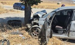 Eskişehir’de iki otomobil çarpıştı: 1’i bebek 6 kişi yaralandı