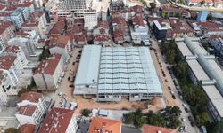 Eskişehir’de yeni pazar yeri yükseliyor: Çatı tamamlandı