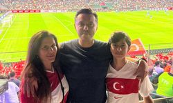 Nebi Hatipoğlu Fransa maçını ailesiyle tribünden izledi