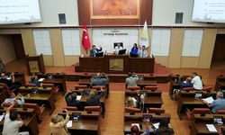 Tepebaşı Belediye Meclisinde gündem yoğun: İmar itirazı, çöp toplama ve doğal gaz tartışıldı