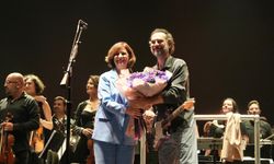 Porsuk Festivali’ne görkemli final: On binlerce Eskişehirli Mor ve Ötesi ile tek ses oldu