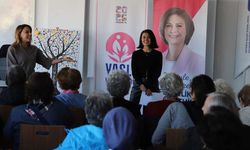 Eskişehir’de kıdemli vatandaşlar çorba ve türkü buluşmasında bir araya geldi