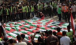 Gazze'de enkazdan çıkarılan 100'den fazla Filistinli defnedildi