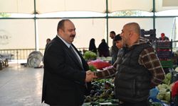 Serhat Hamamcı İnönü pazarında esnaf ve vatandaşları dinledi