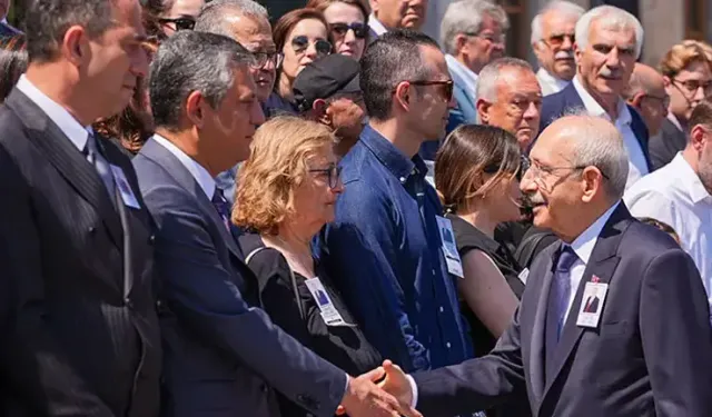 TBMM’de Anma Töreni: Kılıçdaroğlu ve Özgür Özel Tokalaştı