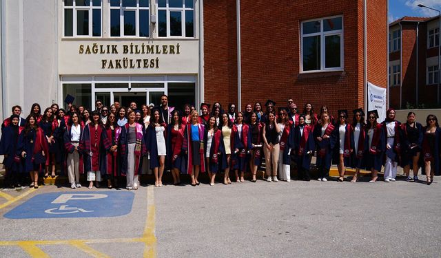 Anadolu Üniversitesi’nde Sosyal Hizmet Mezuniyet Töreni