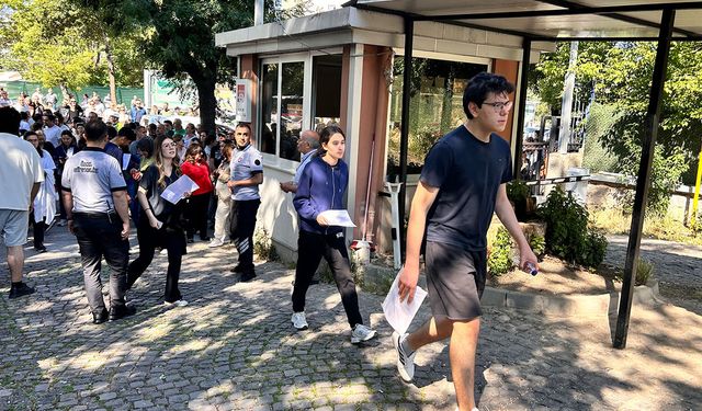YKS’nin ikinci oturumu AYT başladı: 1,6 milyon aday ter döküyor