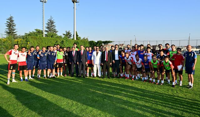 Eskişehirspor'a Sezon Öncesi Büyük Destek! Vali Erdinç Yılmaz ve Nebi Hatipoğlu'ndan Kritik Ziyaret