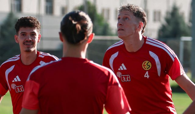 Eskişehirspor'da Yeni Sezon Mesaisi Sürüyor