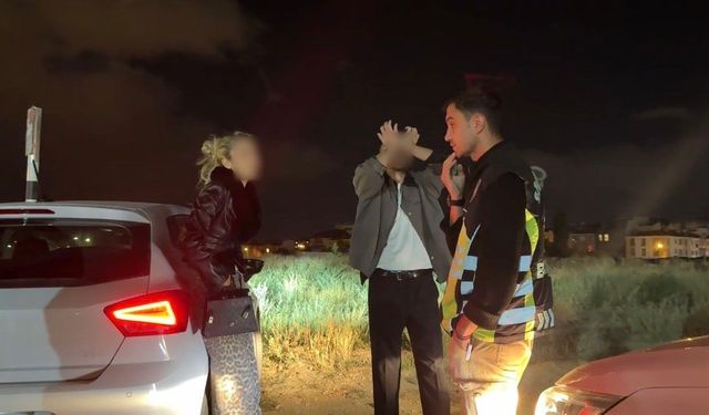 Eskişehir’de Alkollü ve Ehliyetsiz Sürücüye 290 Bin TL Ceza! Erkek Arkadaşı Polis Aracını Tekmeledi