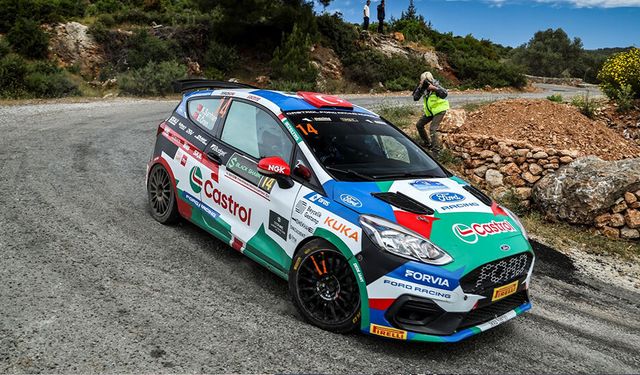 Castrol Ford Team Türkiye Kapadokya Rallisi’nde Podyum Peşinde