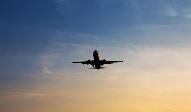 Turistleri Taşıyan Uçak Düştü: 13 Kişi Hayatını Kaybetti