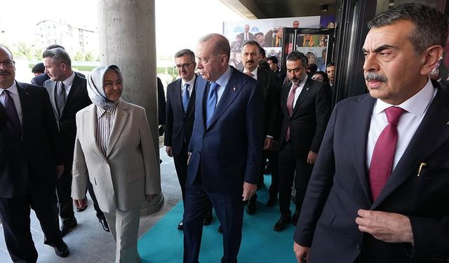Ayşen Gürcan, Cumhurbaşkanı Erdoğan ile öğretmenlerle buluştu