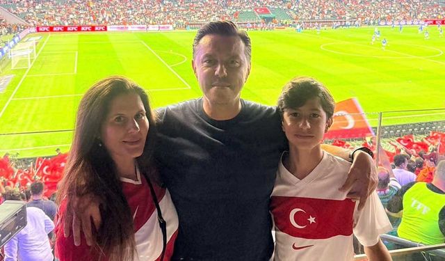 Nebi Hatipoğlu Fransa maçını ailesiyle tribünden izledi