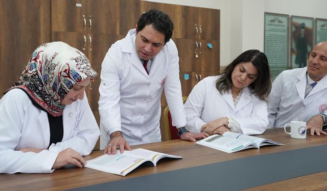 Öğretmenlere önlükte yeni dönem: MEB standartları belirledi