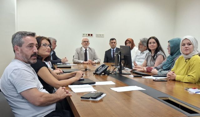 Yaşar Bildirici başkanlığında yapılan toplantıda Eskişehir’de hasta şikâyetleri masaya yatırıldı