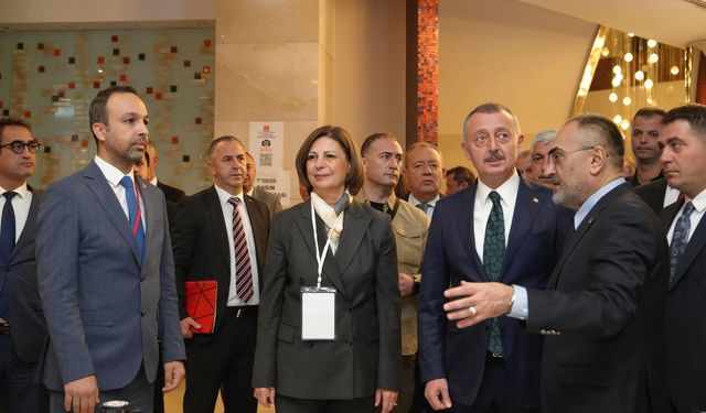 Ayşe Ünlüce ve Tahir Büyükakın’dan seçim öncesi nezaket mesajı