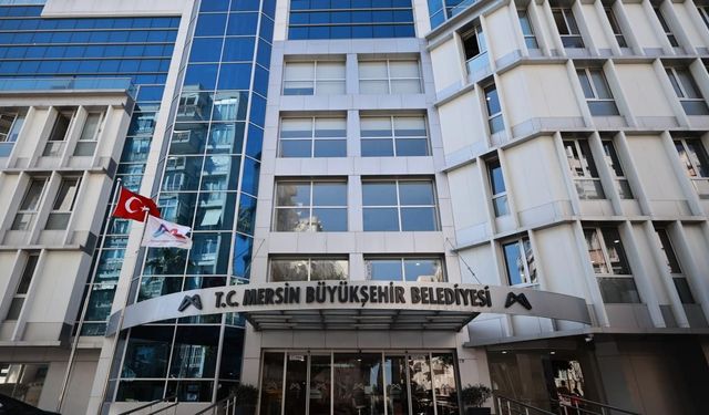 Mersin’de 3 belediyeye operasyon: 59 gözaltı