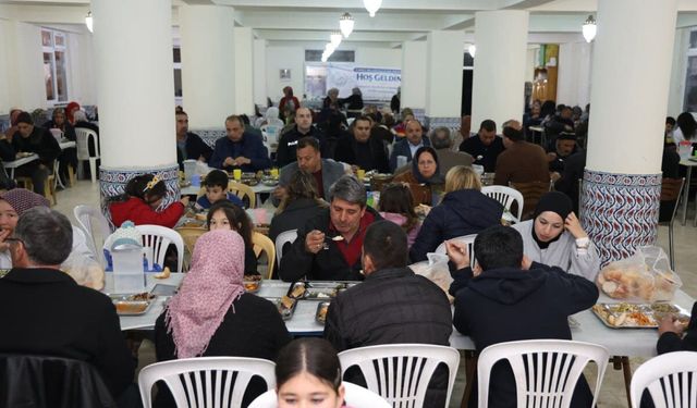 Çameli'nin Sarıkavak Mahallesi’nde Ramazan Bereketi İftar Sofrasında Paylaşıldı
