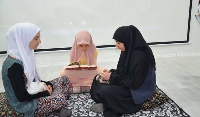 Tercan’da 12 Mart İstiklal Marşı’nın Kabulü Programı Düzenlendi