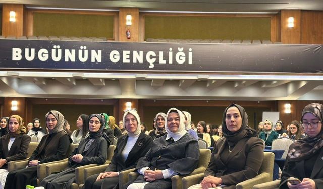 Ayşen Gürcan’dan Gençlere Meclis Simülasyonu Desteği
