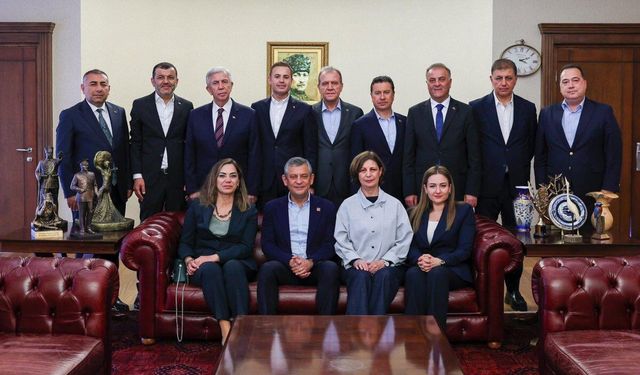 CHP’li Büyükşehir Belediye Başkanlarından Ortak Mesaj: Özgür Özel’in Yanındayız
