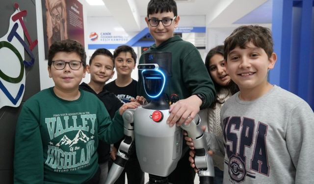 Türkiye’nin Nüfusa Kayıtlı İlk Robotu CANİKMAN Göreve Başladı