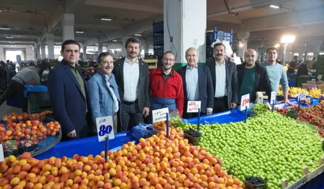CHP’den Çamlıca Pazarı’na ziyaret: Esnaf ekonomik tabloyu anlattı