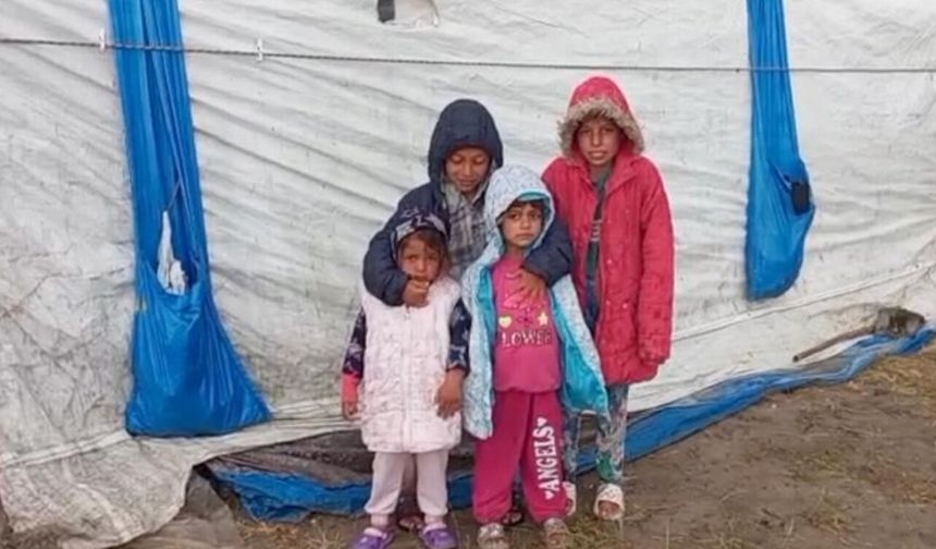Eskişehir’de Yağmur Mevsimlik İşçilerin Çadırlarını Bastı