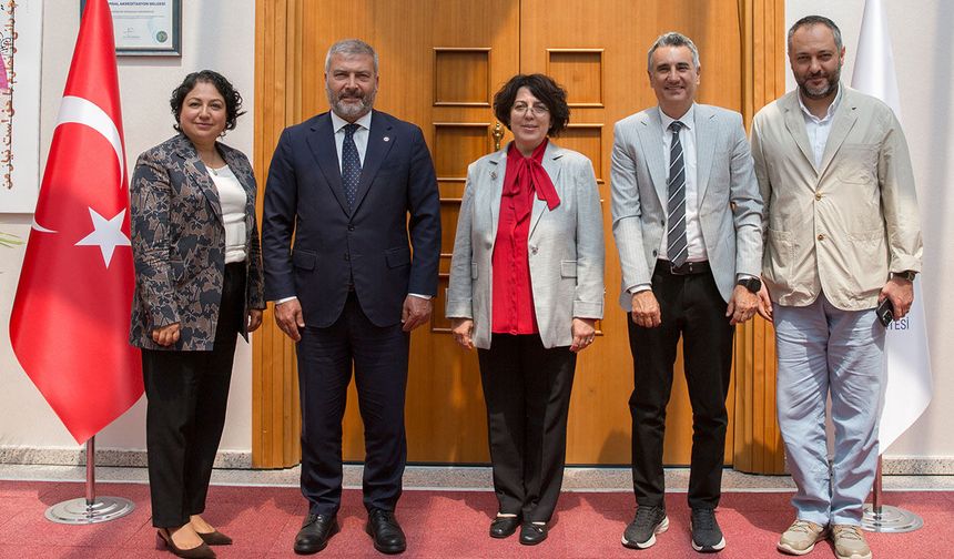 Anadolu Üniversitesi Rektörü Yusuf Adıgüzel’den ESOGÜ Rektörü Emine Gümüşsoy’a Hayırlı Olsun Ziyareti