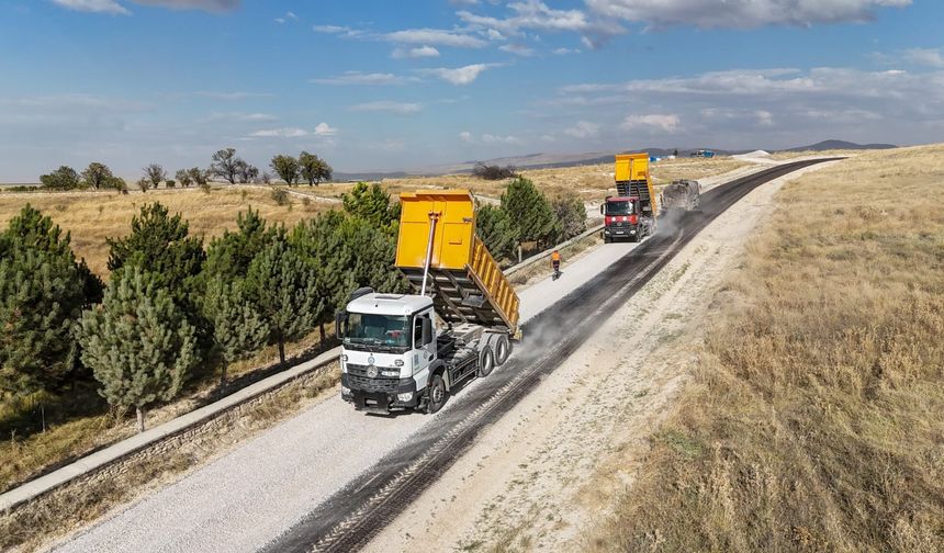 Eskişehir Büyükşehir Belediyesi Günyüzü’nde Yol Çalışmalarını Sürdürüyor