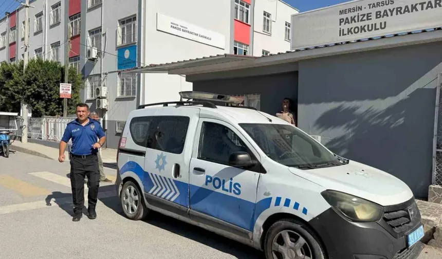 Mersin’de ilkokul öğrencisinin çantasından tabanca çıktı