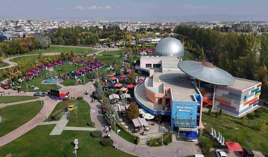 Eskişehir’de bilim festivali başlıyor: 92 atölye, 3 gün boyunca Sazova’da