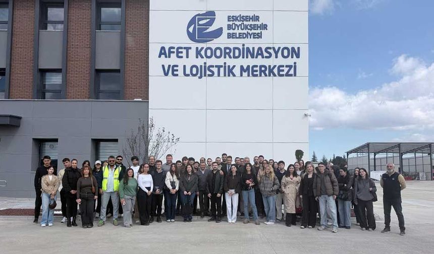 Eskişehir’de geleceğin mimarları bu kez afet merkezinde: Yerinde incelediler
