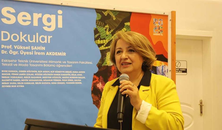 Eskişehir’de genç tasarımcıların “Dokular” sergisi açıldı