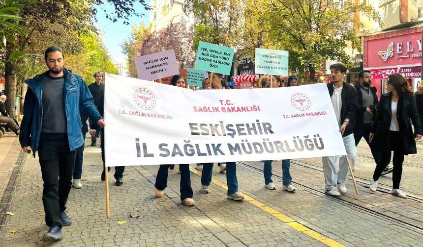 Eskişehir’de vatandaşlar sağlıklı yaşam için yürüdü