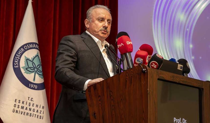 Mustafa Şentop, ESOGÜ’de konuştu: “Kim olduğunuzu bilmeden nereye gidebilirsiniz?”