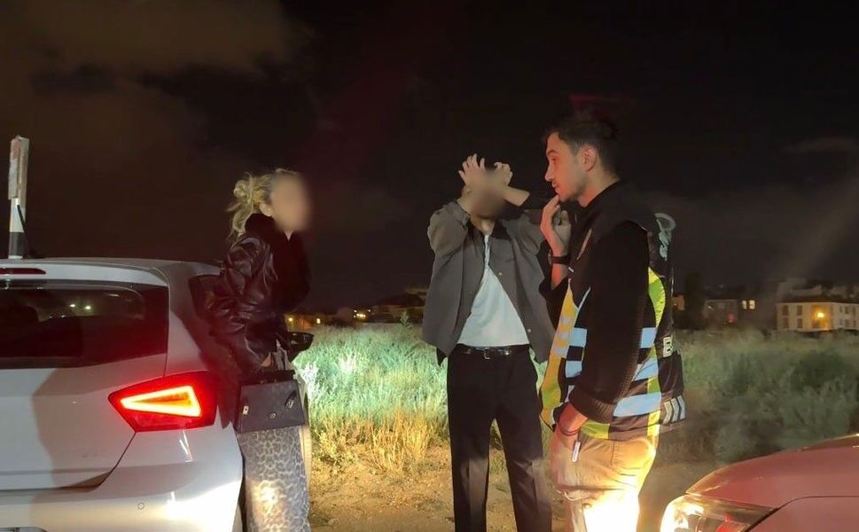 Eskişehir’de Alkollü ve Ehliyetsiz Sürücüye 290 Bin TL Ceza! Erkek Arkadaşı Polis Aracını Tekmeledi