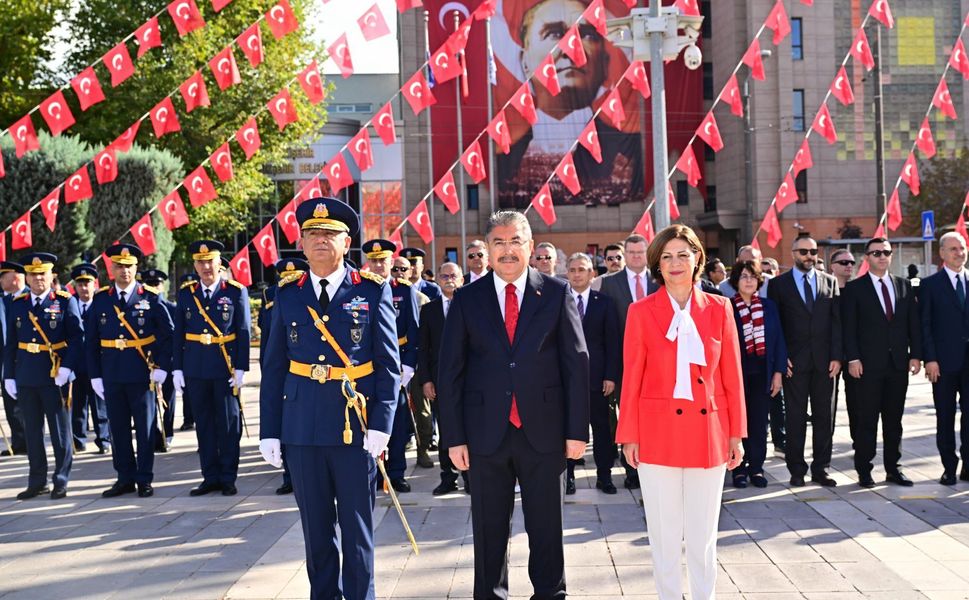 Eskişehir’de 30 Ağustos Zafer Bayramı Töreni Valilik Meydanı’nda Başladı