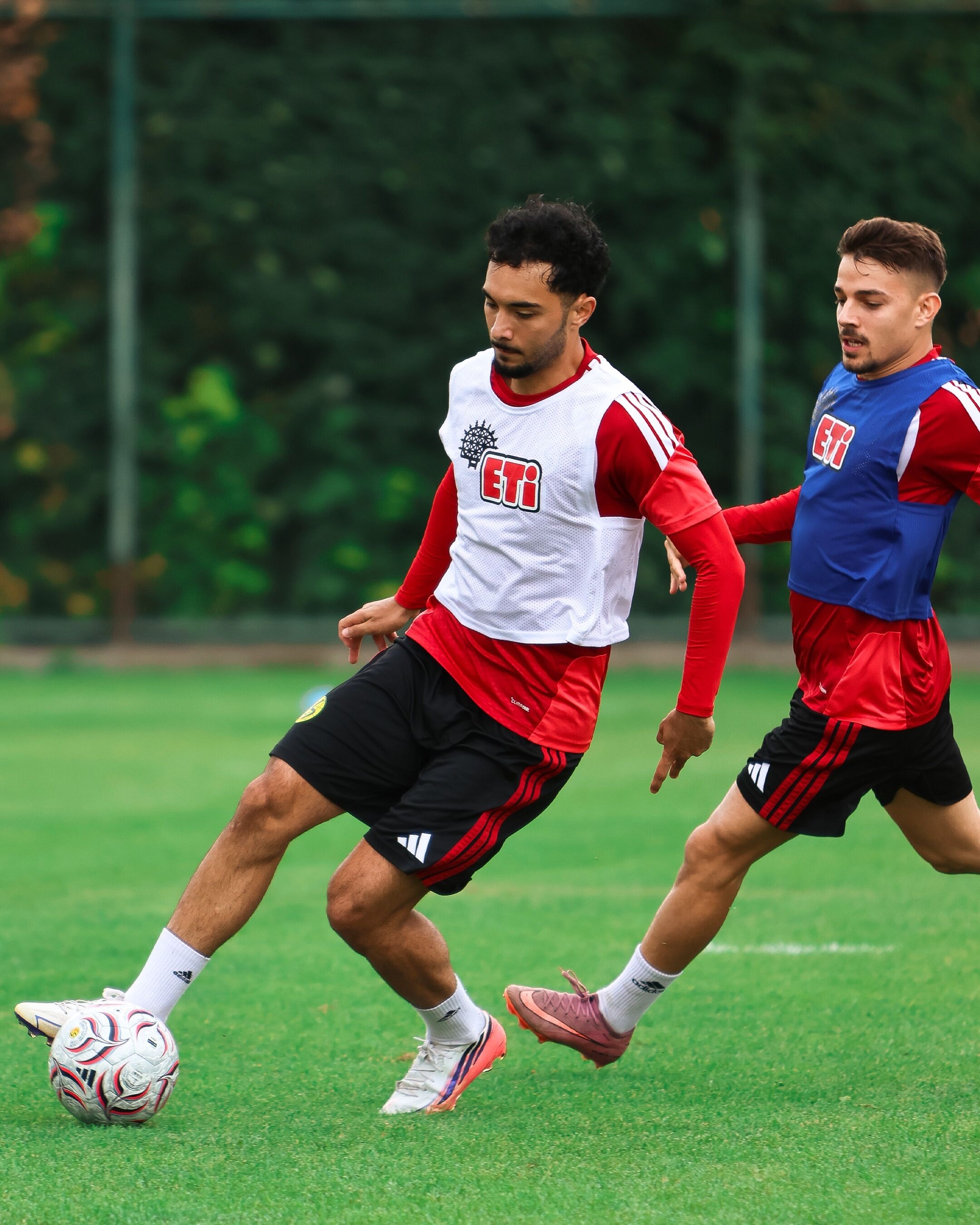 Eskişehirspor’da Hazırlıklar Tam Gaz Kırmızı Şimşekler Yeni Sezona Bileniyor-1