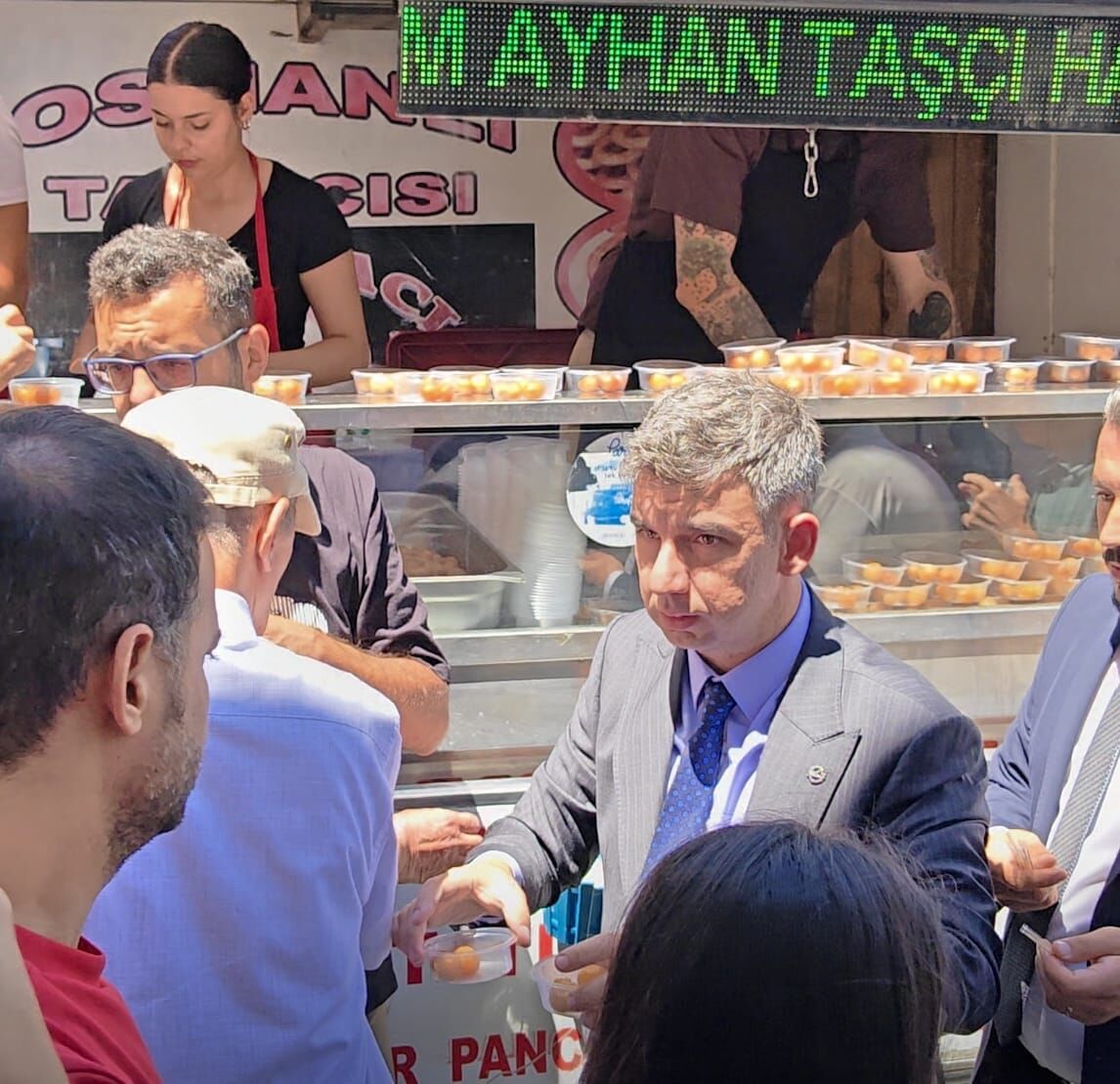 Eskişehirspor'un Acı Kaybı Ayhan Taşçı Dualarla Anıldı: Türk Hava Kurumu'ndan Reşadiye Camii'nde Lokma Hayrı-1