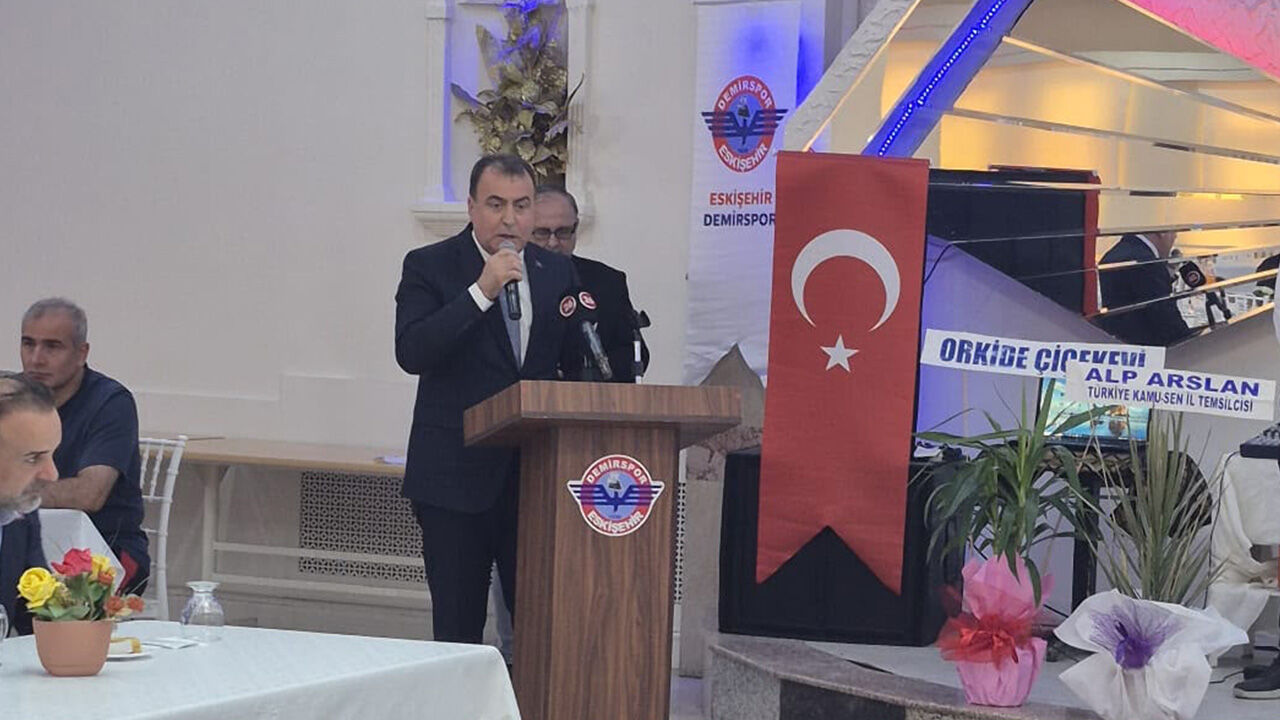 Eskişehir Demirspor’da Olağanüstü Genel Kurul Ayhan Sezer’den Altyapı Mesajı3