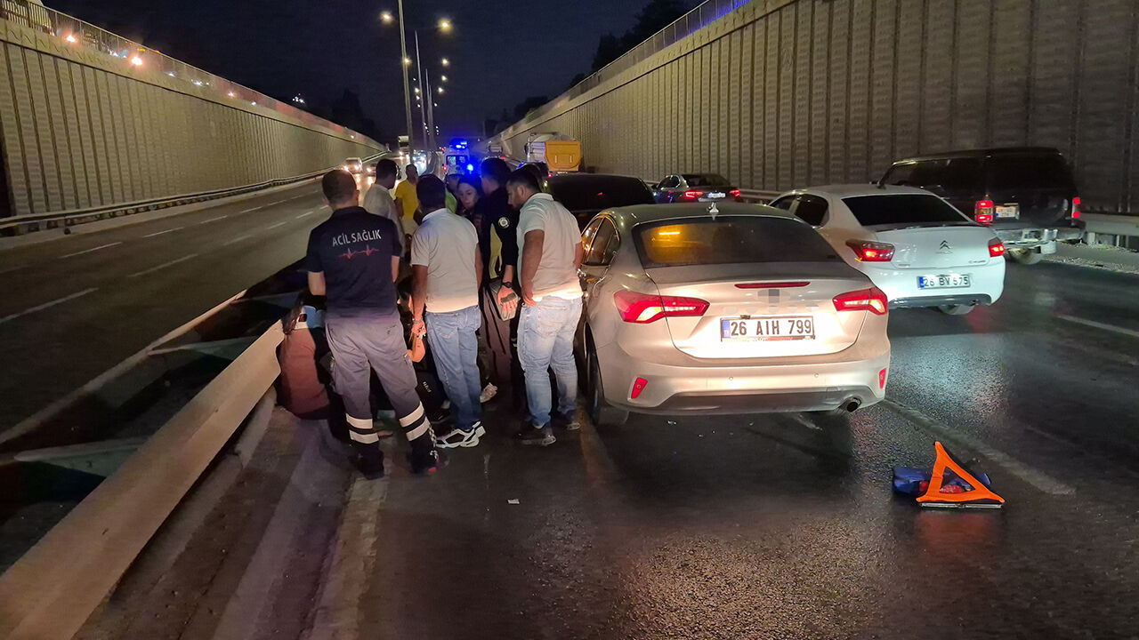 Eskişehir’de 4 Araç Birbirine Girdi: 5 Yaralı
